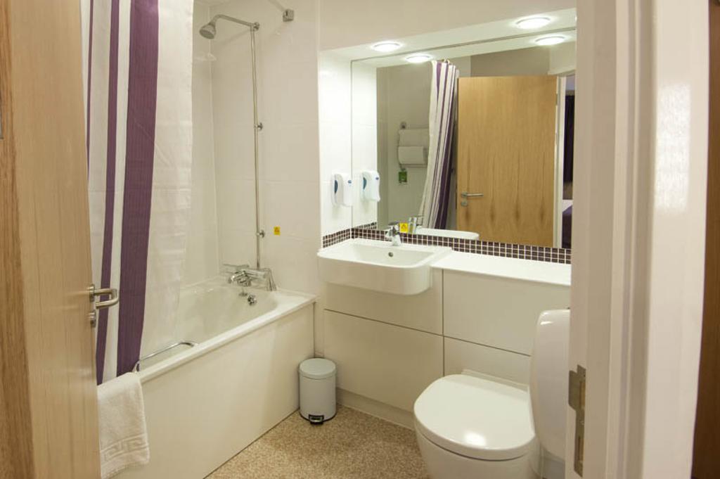 Premier Inn Bournemouth East 客房 照片